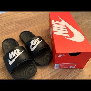 Nike Benassi Slides